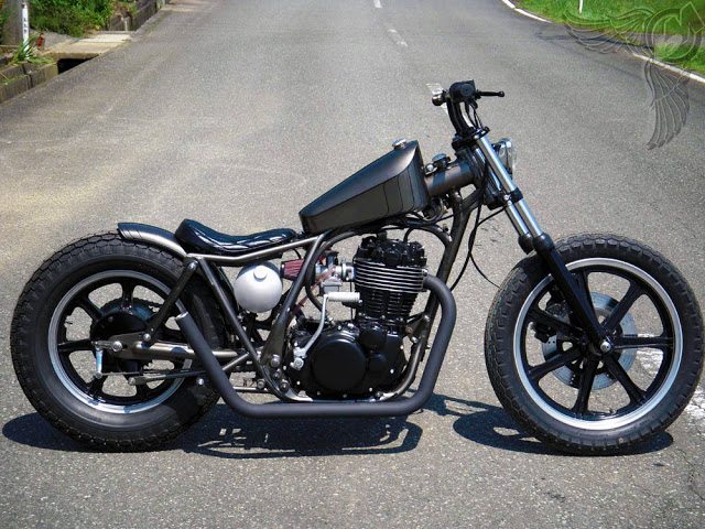 yamaha sr400 brat bobbers by duck tail garage - bikerMetric