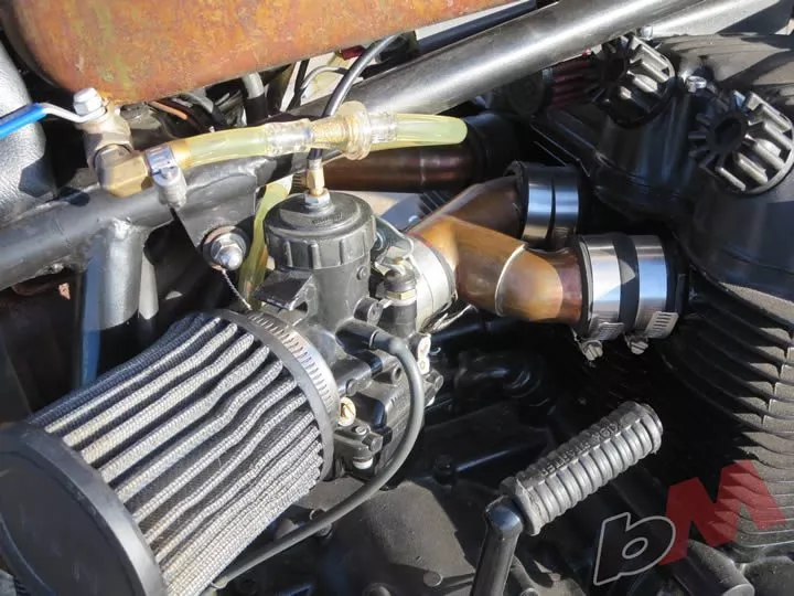 Honda CB750 Bobber Carbs